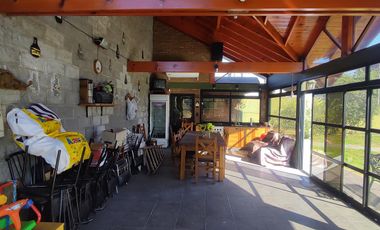 CASA SOBRE AMPLIO LOTE