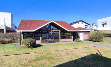 CASA SOBRE AMPLIO LOTE