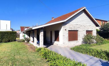 CASA SOBRE AMPLIO LOTE