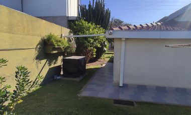 CASA SOBRE AMPLIO LOTE