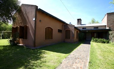 Casa en venta en Villa Elisa