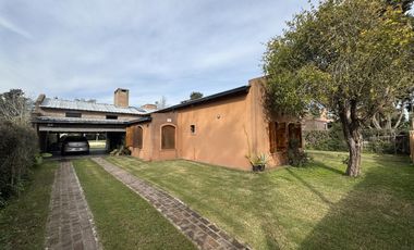 Casa en venta en Villa Elisa