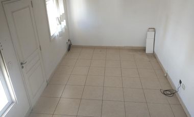 Departamento tipo loft en complejo moderno. - Olivos