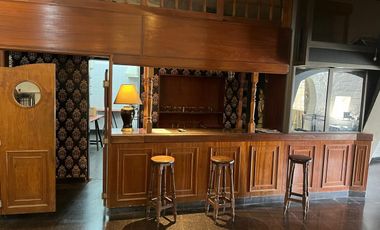 Gran salon sobre 700 mts de lote a 1 cuadra de Jumbo!