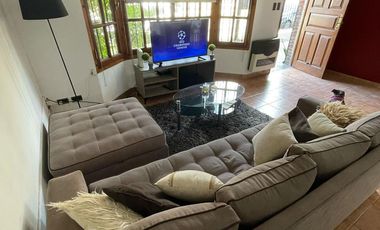 Hermoso chalet de 3 dormitorio, cochera y fondo! APTO CREDITO