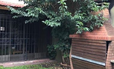 Hermoso chalet de 3 dormitorio, cochera y fondo! APTO CREDITO