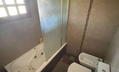 Hermoso chalet de 3 dormitorio, cochera y fondo! APTO CREDITO