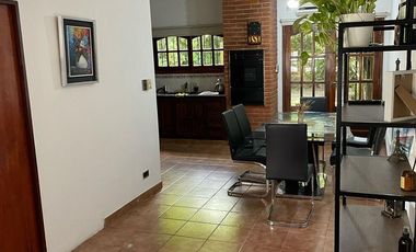 Hermoso chalet de 3 dormitorio, cochera y fondo! APTO CREDITO