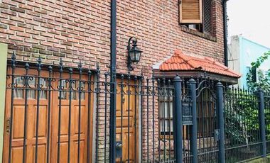 Hermoso chalet de 3 dormitorio, cochera y fondo! APTO CREDITO