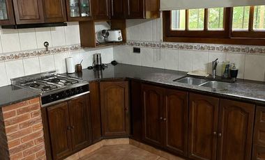 Hermoso chalet de 3 dormitorio, cochera y fondo! APTO CREDITO