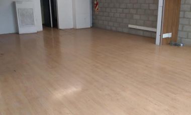 Excelente local en zona comercial 180m2 - Martínez Ideal Banco,Financiera ó Casa Cambio