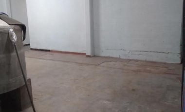 Excelente local en zona comercial 180m2 - Martínez Ideal Banco,Financiera ó Casa Cambio