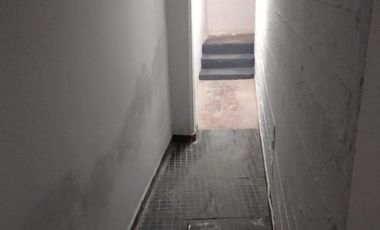 Excelente local en zona comercial 180m2 - Martínez Ideal Banco,Financiera ó Casa Cambio