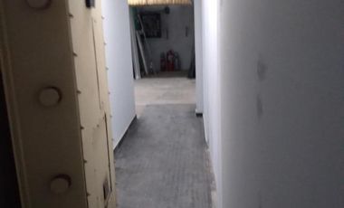 Excelente local en zona comercial 180m2 - Martínez Ideal Banco,Financiera ó Casa Cambio