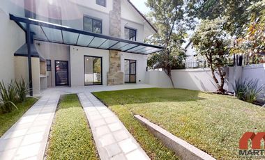 Casa en venta en Martinez, 5 amb en 3 plantas con jardín