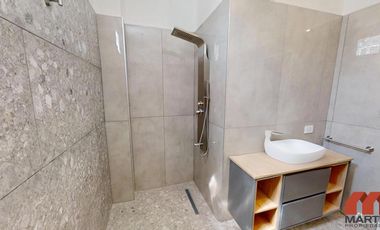 Casa en venta en Martinez, 5 amb en 3 plantas con jardín