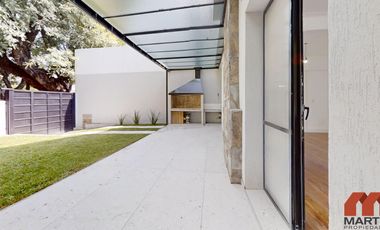 Casa en venta en Martinez, 5 amb en 3 plantas con jardín