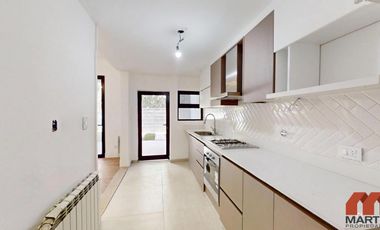 Casa en venta en Martinez, 5 amb en 3 plantas con jardín