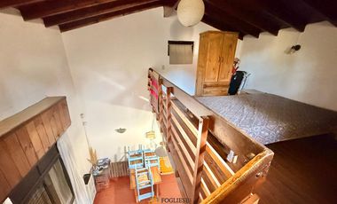 Casa de 2 ambientes sobre importante lote en Zona residencial