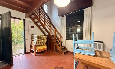 Casa de 2 ambientes sobre importante lote en Zona residencial