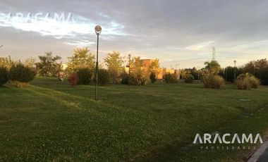 Casa en VENTA de 3 ambientes en Barrio Privado Laguna Azul - Carlos Spegazzini.