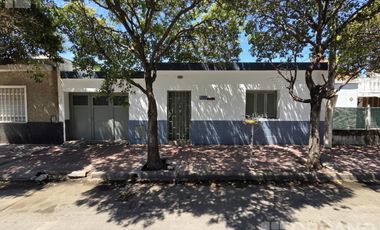 Casa 3 Habitacioenes con cochera y patio