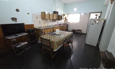 Casa 3 Habitacioenes con cochera y patio