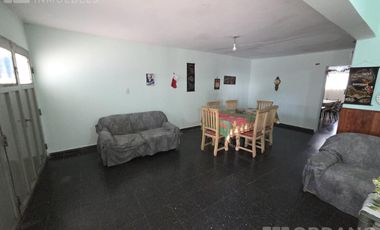 Casa 3 Habitacioenes con cochera y patio