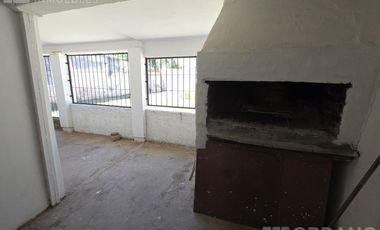 Casa 3 Habitacioenes con cochera y patio