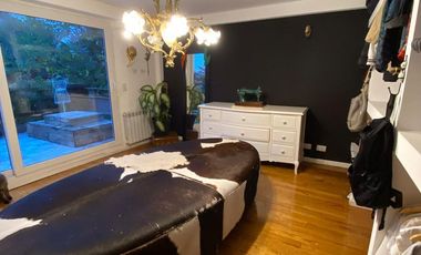 Casa 6 ambientes 3 plantas con ascensor venta - Abril