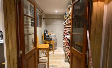 Casa 6 ambientes 3 plantas con ascensor venta - Abril
