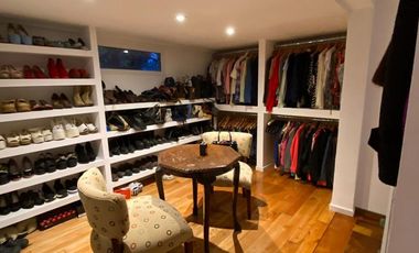 Casa 6 ambientes 3 plantas con ascensor venta - Abril