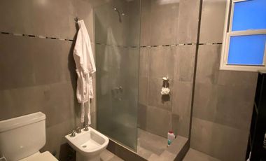 Casa 6 ambientes 3 plantas con ascensor venta - Abril