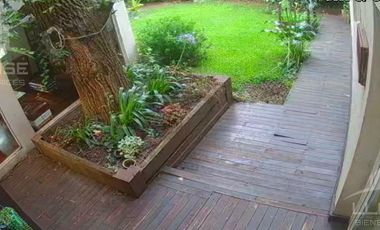 Casa 6 ambientes 3 plantas con ascensor venta - Abril