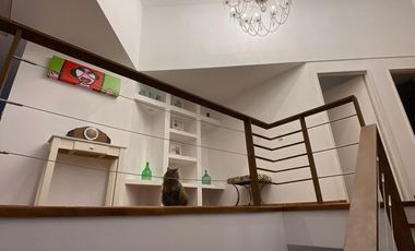 Casa 6 ambientes 3 plantas con ascensor venta - Abril