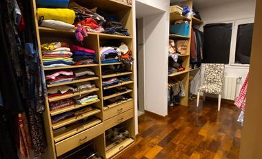 Casa 6 ambientes 3 plantas con ascensor venta - Abril