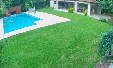 Casa 6 ambientes 3 plantas con ascensor venta - Abril