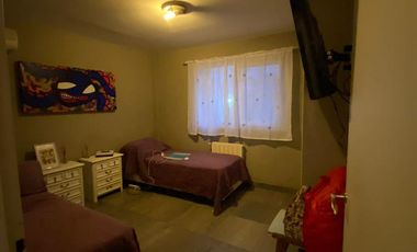 Casa 6 ambientes 3 plantas con ascensor venta - Abril