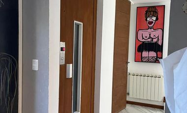 Casa 6 ambientes 3 plantas con ascensor venta - Abril