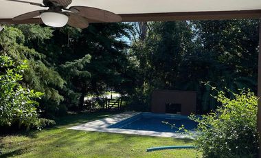 Casa 6 ambientes 3 plantas con ascensor venta - Abril