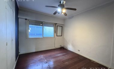 Venta departamento 4 ambientes con balcón en Wilde