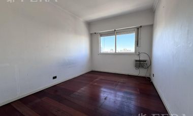 Venta departamento 4 ambientes con balcón en Wilde