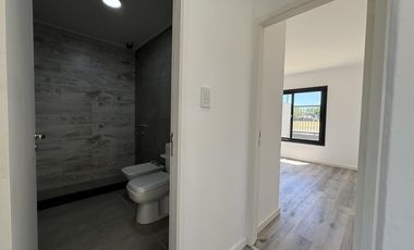 VENTA Funes Norte –Casa en Planta Baja con Piscina, 2 dormit