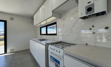 VENTA Funes Norte –Casa en Planta Baja con Piscina, 2 dormit