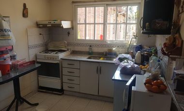 Casa en  Hipolito Yrigoyen al 1400, Quilmes