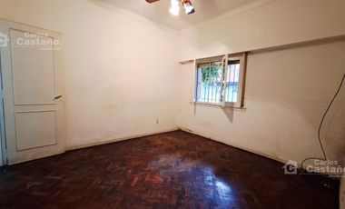 A1/c de Av. Maipú, 3 Amb. Para Refaccionar, al Frente y Luminoso