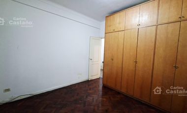 A1/c de Av. Maipú, 3 Amb. Para Refaccionar, al Frente y Luminoso