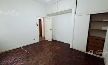 A1/c de Av. Maipú, 3 Amb. Para Refaccionar, al Frente y Luminoso