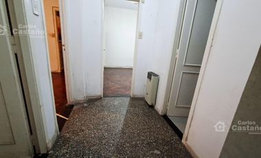 A1/c de Av. Maipú, 3 Amb. Para Refaccionar, al Frente y Luminoso