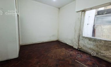 A1/c de Av. Maipú, 3 Amb. Para Refaccionar, al Frente y Luminoso